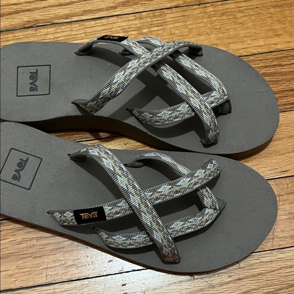Teva Olowahu Slip-On Sandals for Women - Picture 3 of 5